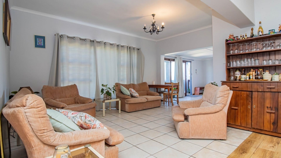 4 Bedroom Property for Sale in De Kelders Western Cape